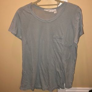 Mismatched pocket hem T-shirt